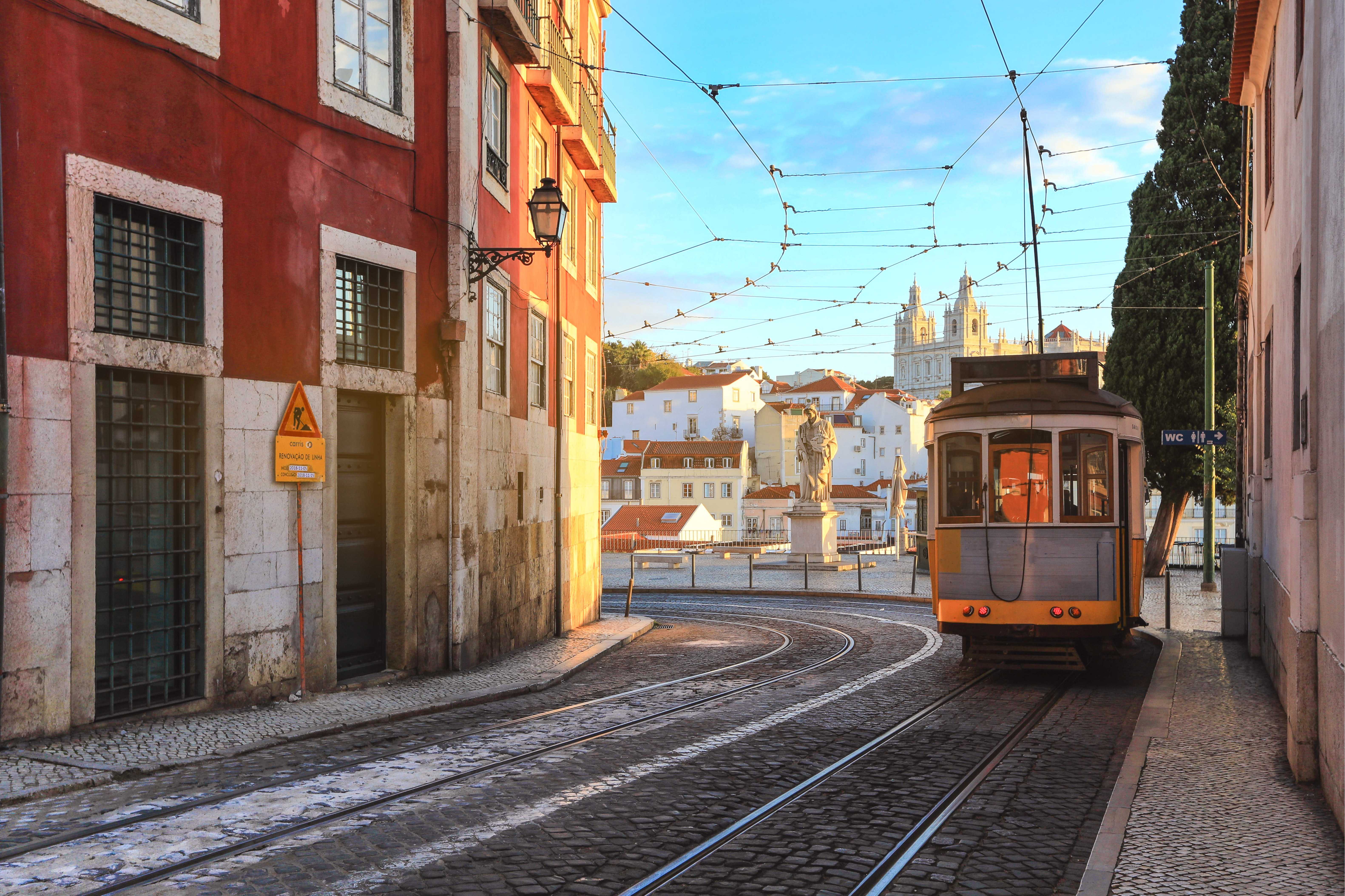 Emprego em Portugal: 5 formas práticas de buscar oportunidades no país